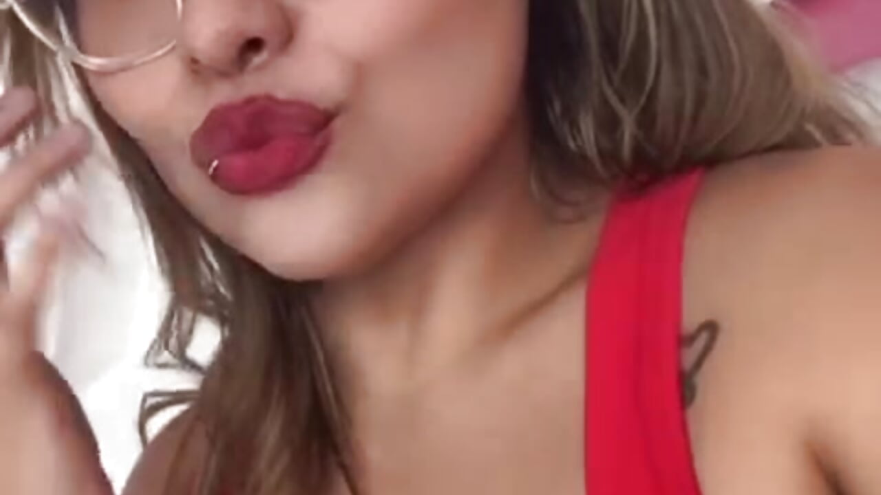 kisses hot💋 - video by ValeriaRoa cam model