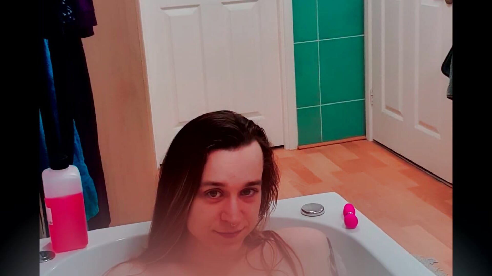 Bath Time Teaser - clip cu AdonisBlossoms model videochat