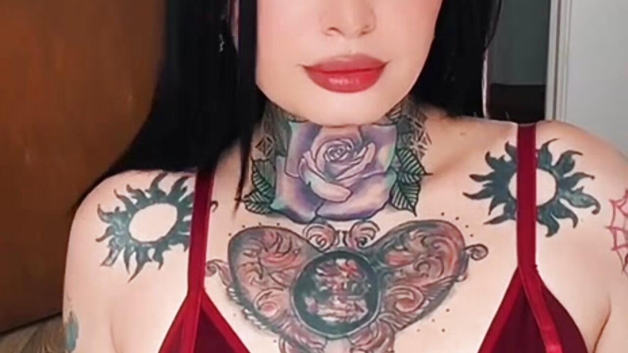 sexy red girl - video by tattooyeyi cam model