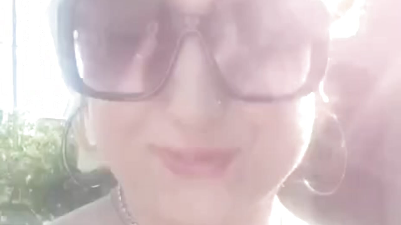 😘 - video by xHot_Amazonq cam model