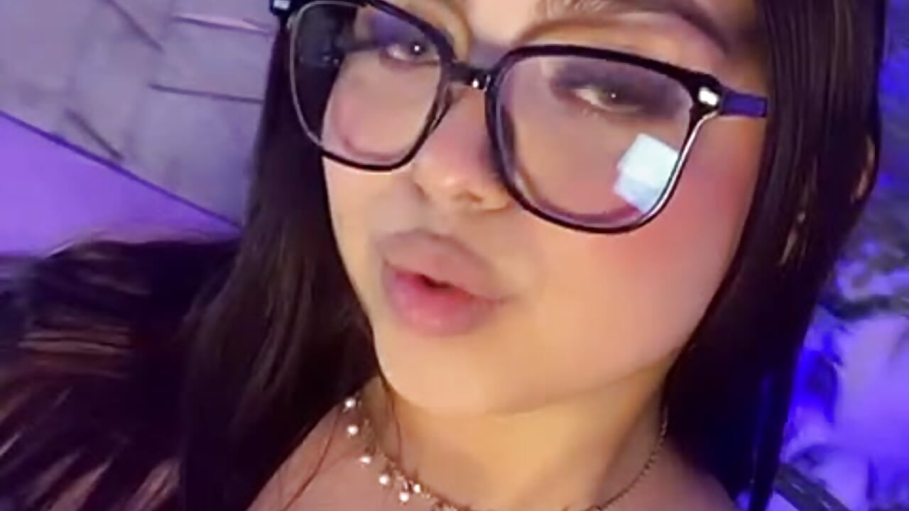 Smile with me ♥ - video by sammyy_owens_ cam model