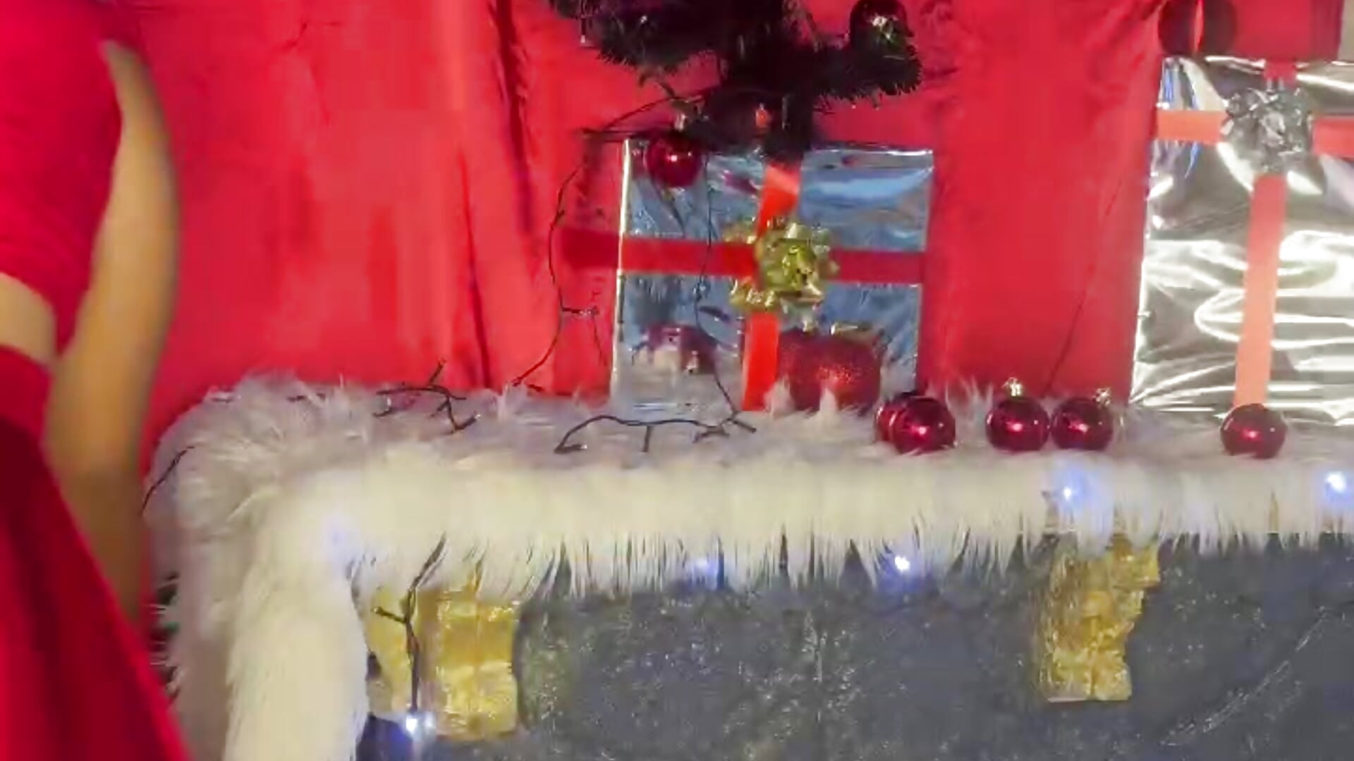 Happy Christmas 🎅🏻 - video by Sasha_Picot17 cam model