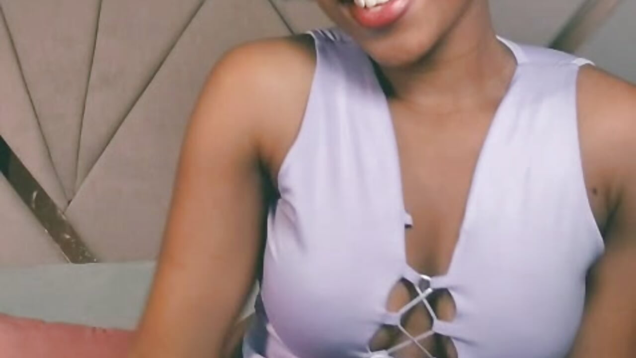 WhatsApp Video 2025-11-04 at 8,35,07 AM - video by violeta_ruizz cam model