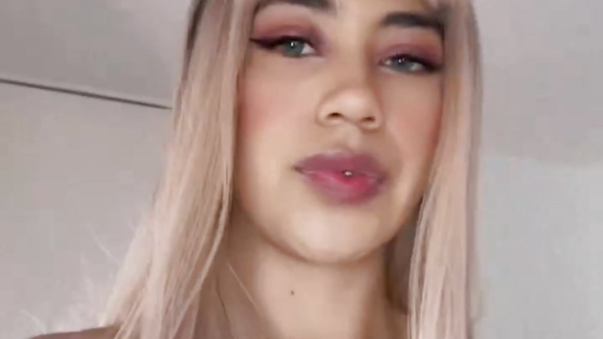 A Taste of Sin 🍎 - SoriEaston 캠 모델의 동영상