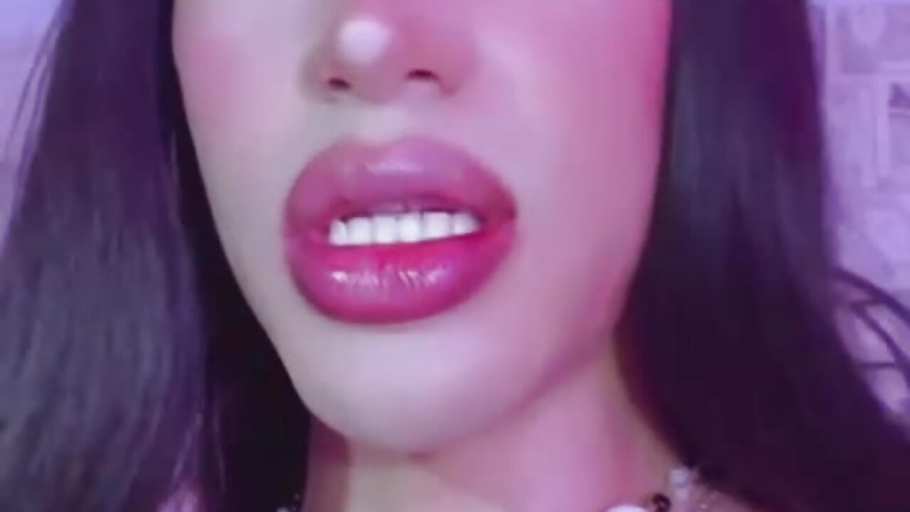 I greet you this new year, 🥰I am back with all the desire to have fun and give pleasure!😻😻 - video by Nayla_Monroee cam model