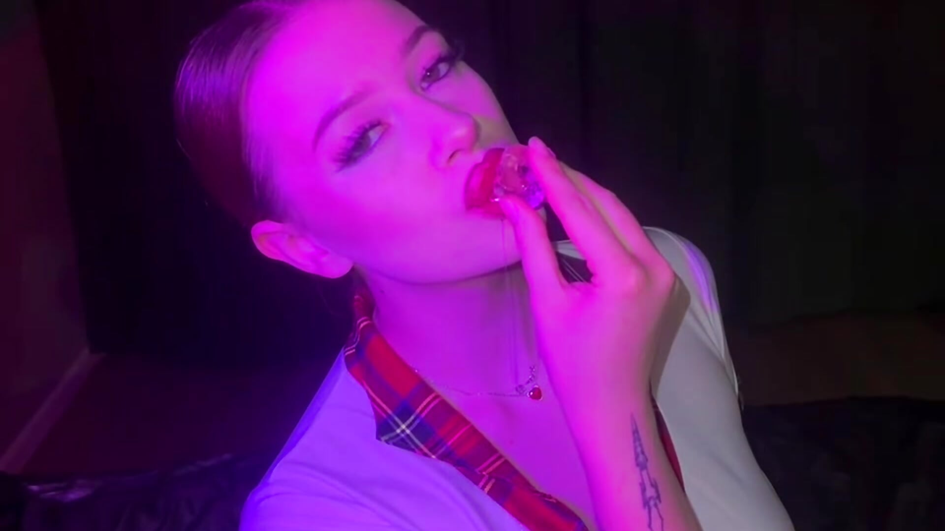 Hot ice show on my lips😜