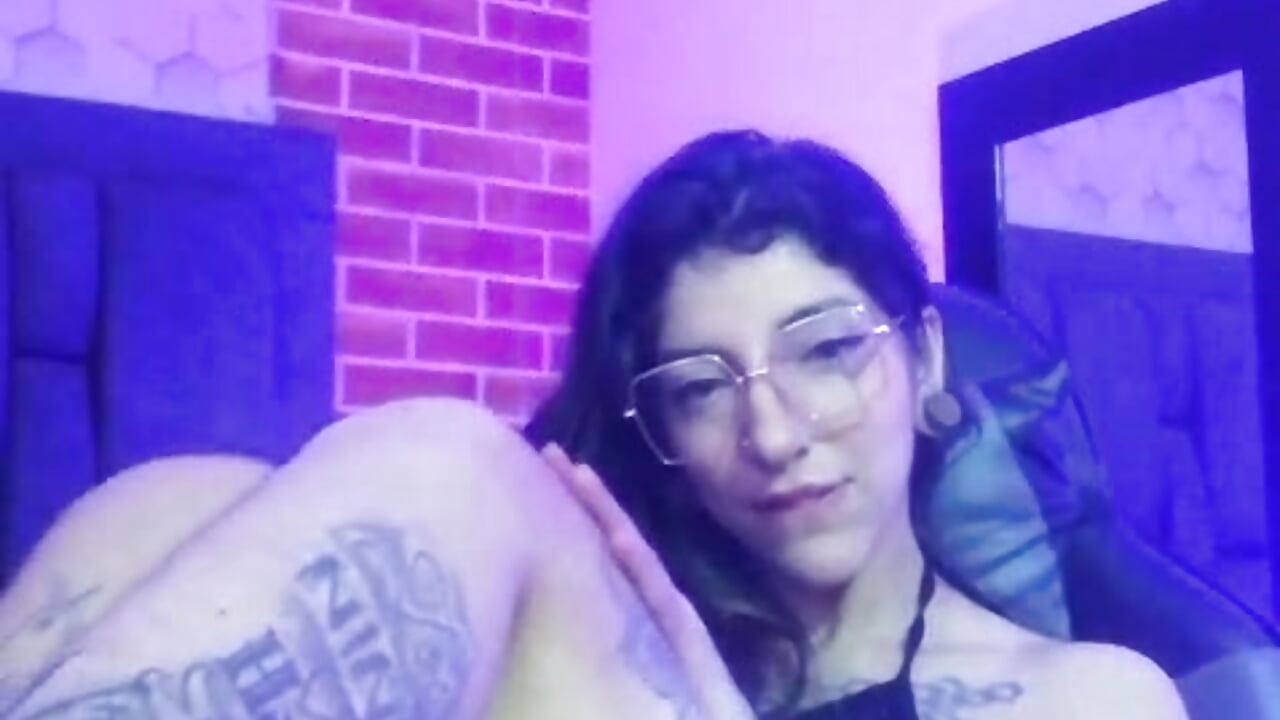 do you wanna play? 😈🔥 - video by ghostwomaan cam model