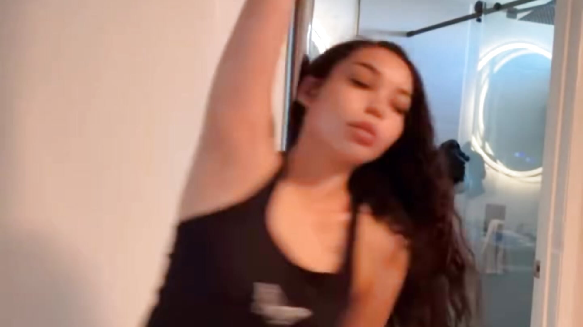💕💕 - video by nikkiloveee cam model