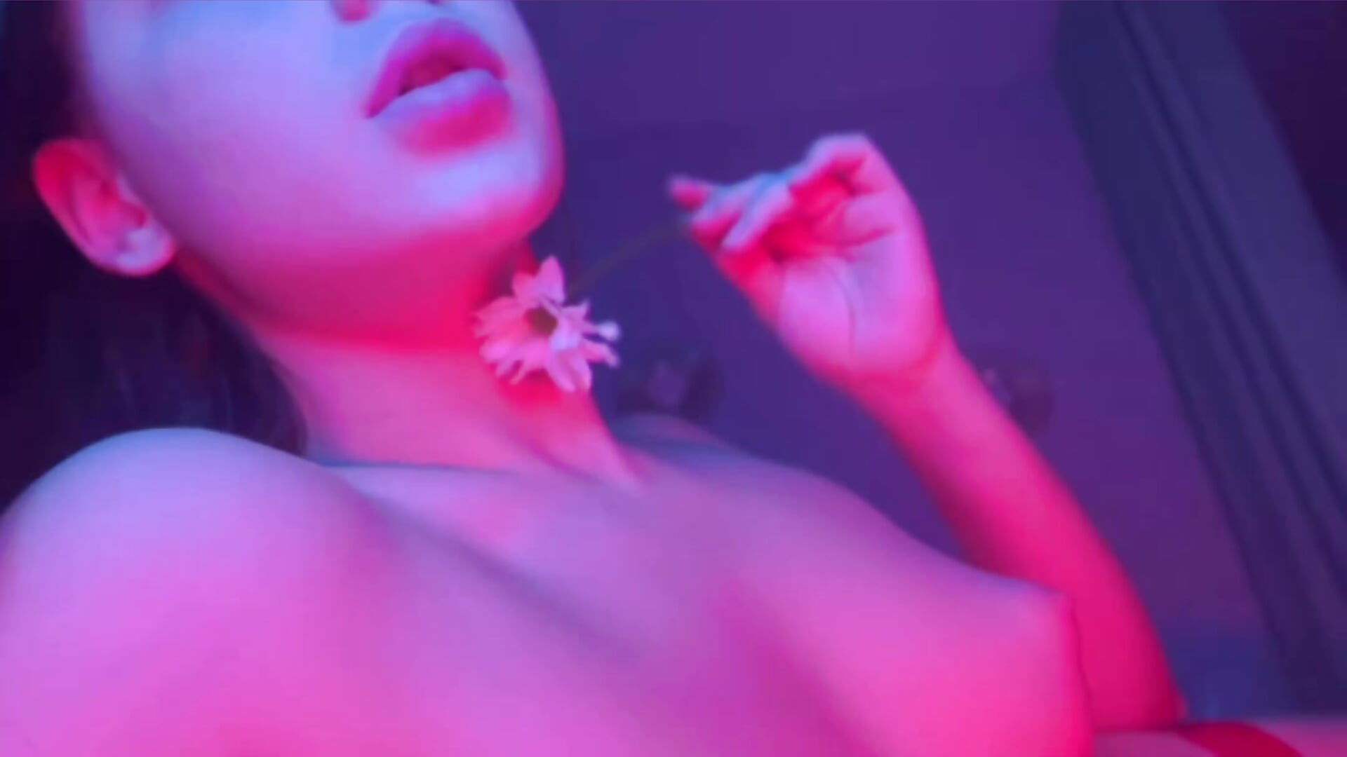 Flowers kiss