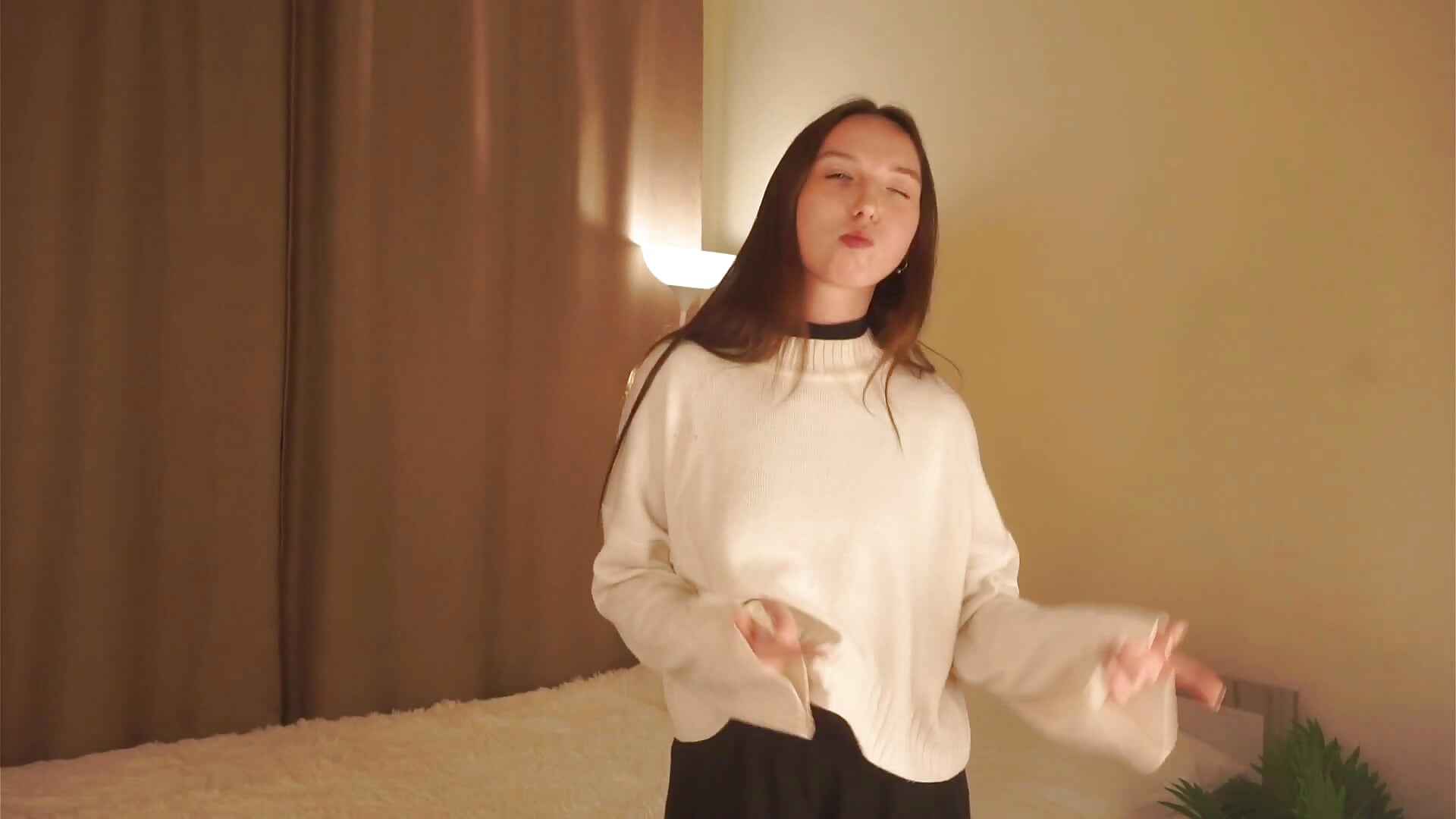 cute - vidéo du modèle de showcams LeonaBelhumeur