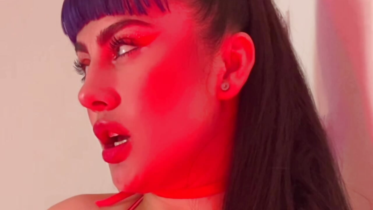 Sexy tongue for you🔥－カメラキャストのMonserrat_Cute_の動画