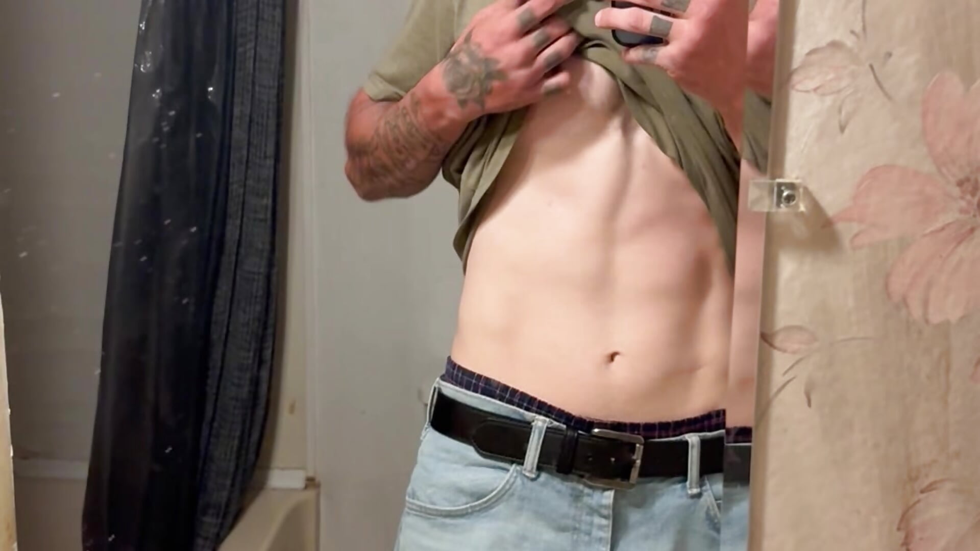 Solo! Needs a female - video by TingledGrease cam model