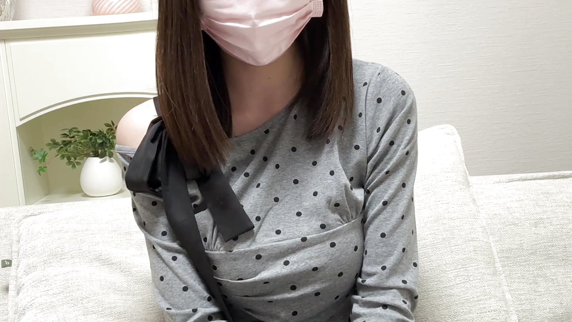 初動画♡×××な自己紹介♡おもちゃ当てに悶えながら逝かずに自己紹介チャレンジ - video by muichat_61 cam model