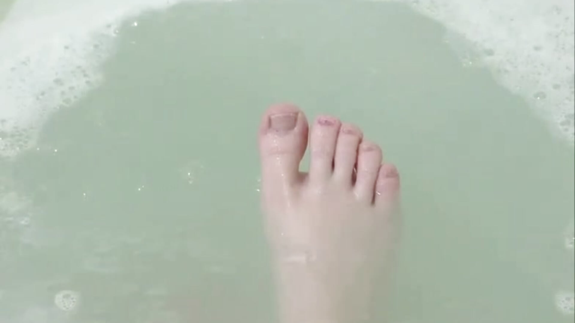 Foot fetish ^^ - video by britneyramers cam model