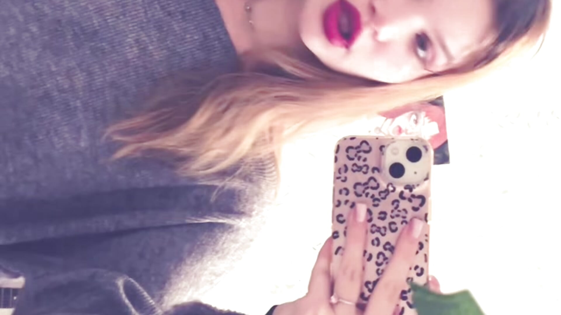 She's a video that I love and loves sex too - vídeo de babyyullii modelo de câmara