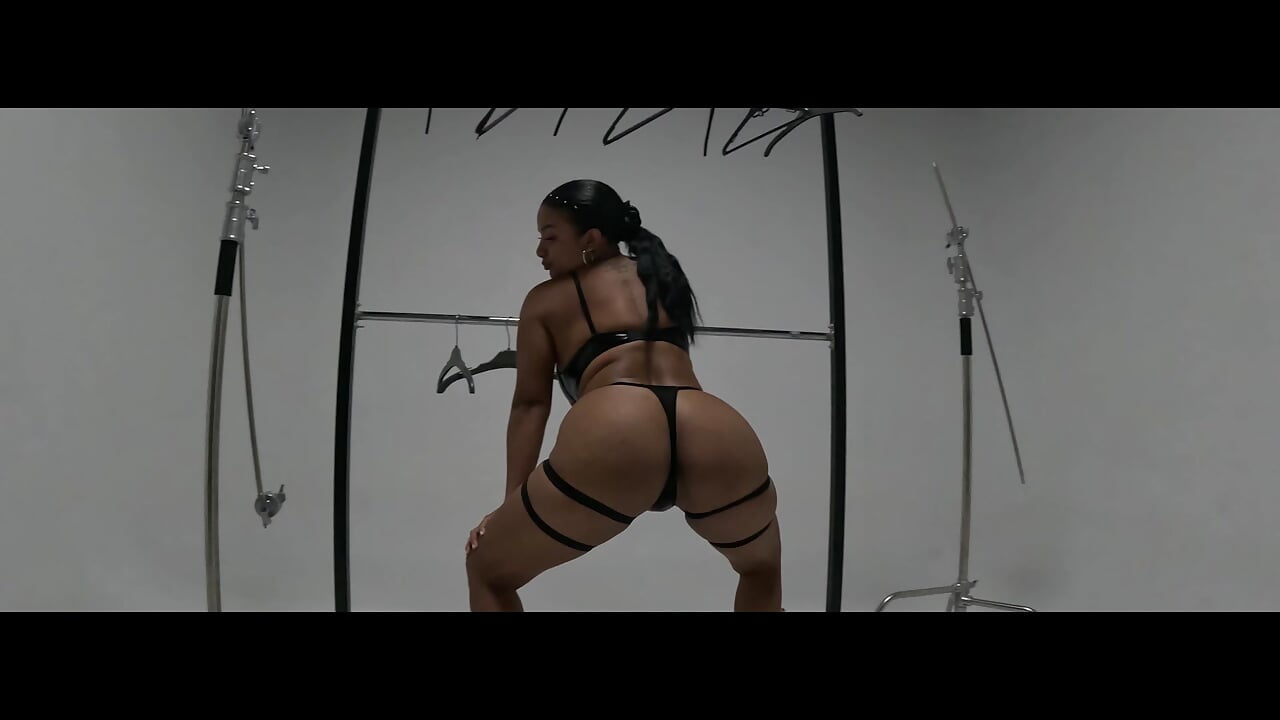 HI GUYS  ❤️ - video di evelinmartinez modella di cam