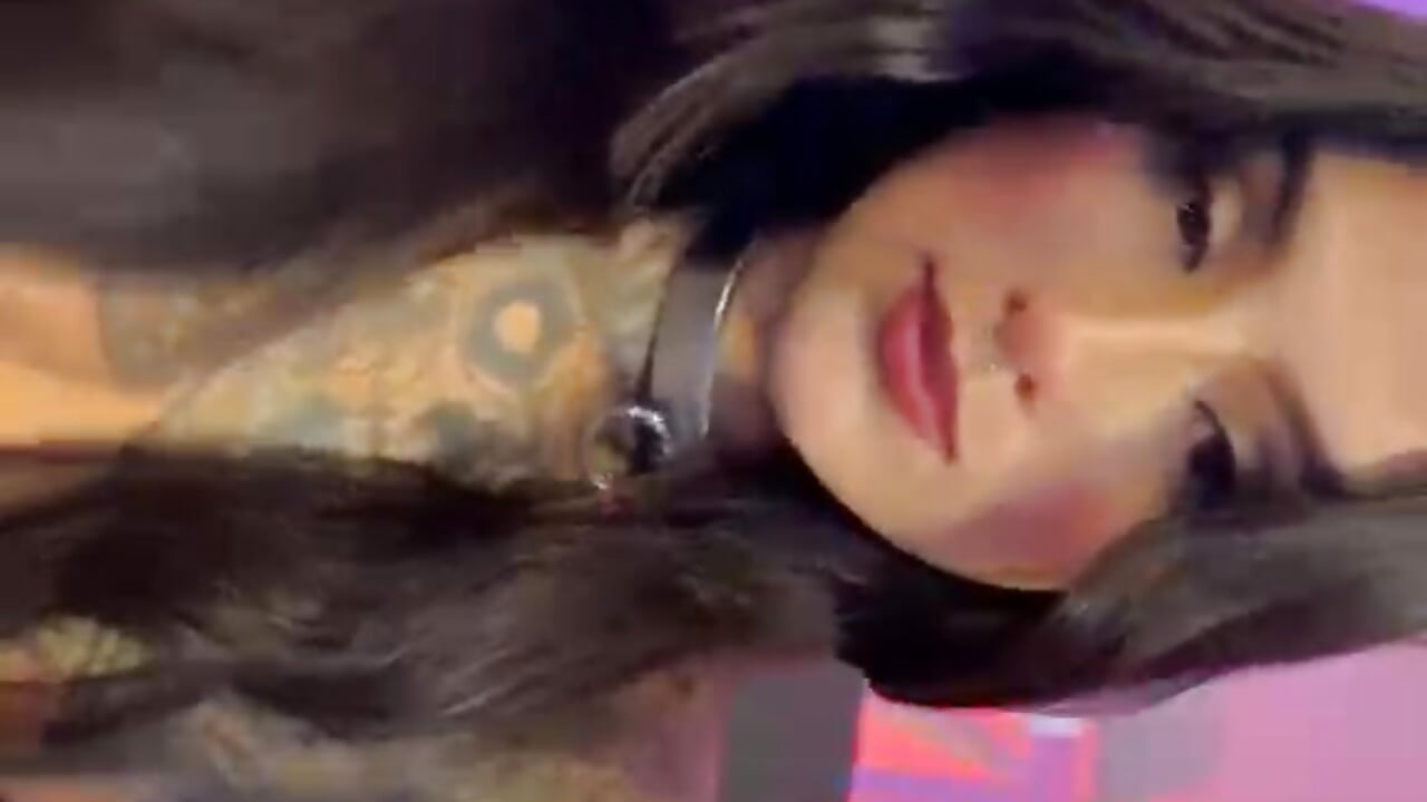 I´m Hereee 💕 - video by mia_jagger cam model