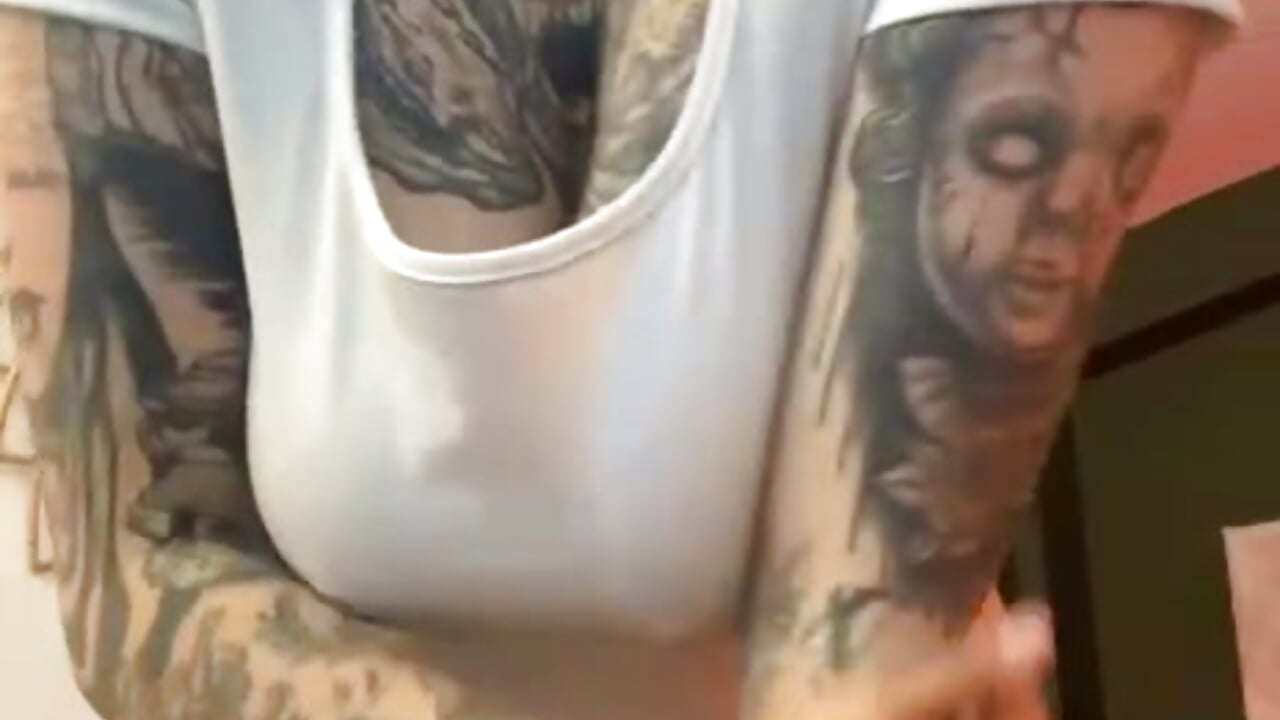 WhatsApp Video 2026-02-24 at 8,14,00 PM– mia_jagger kameramodell videója