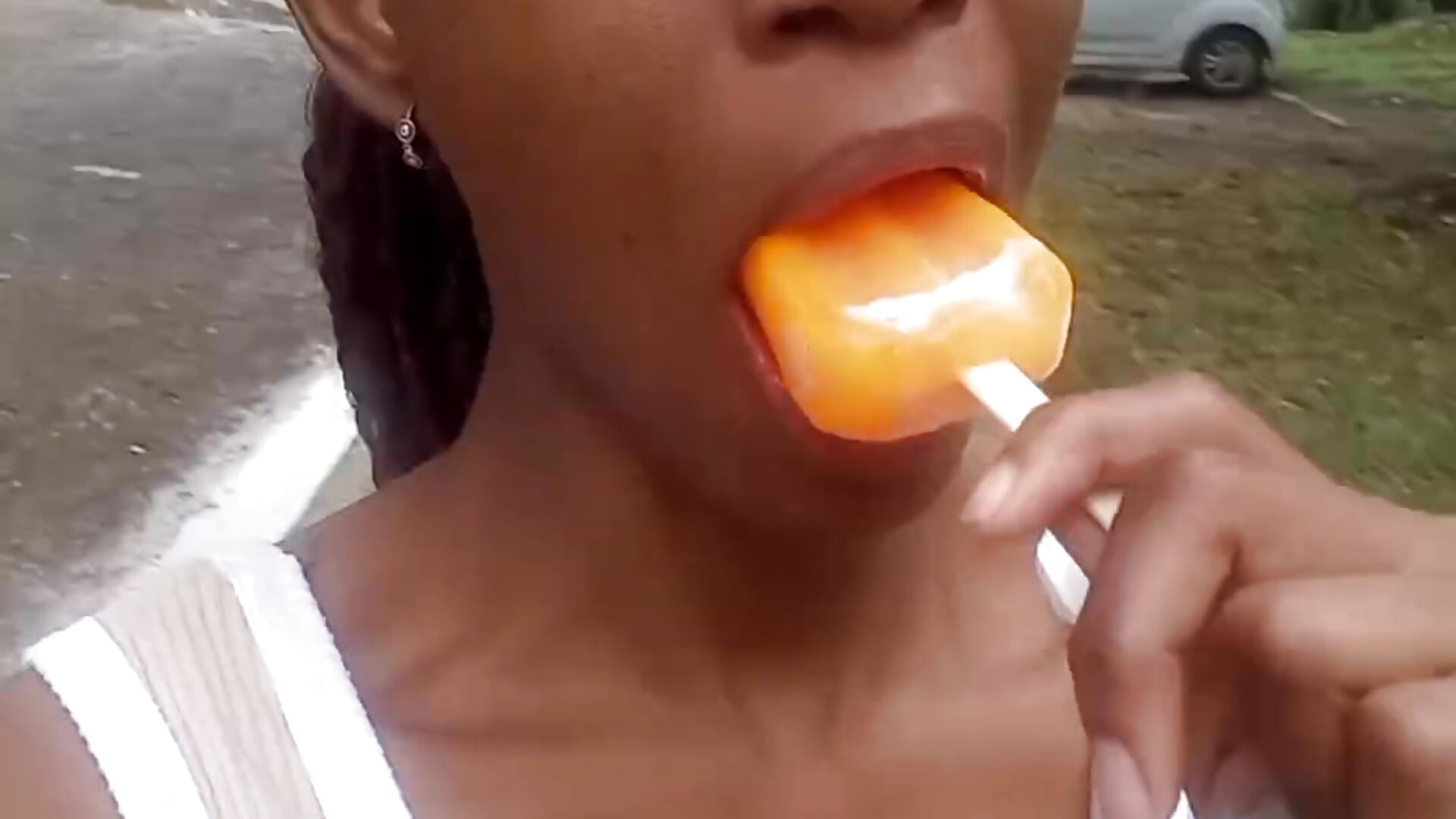 un dia soliado 🌞😜😈💋💆‍♀️ — filmik LilithMiller_, modela(-lki) na kamerkach