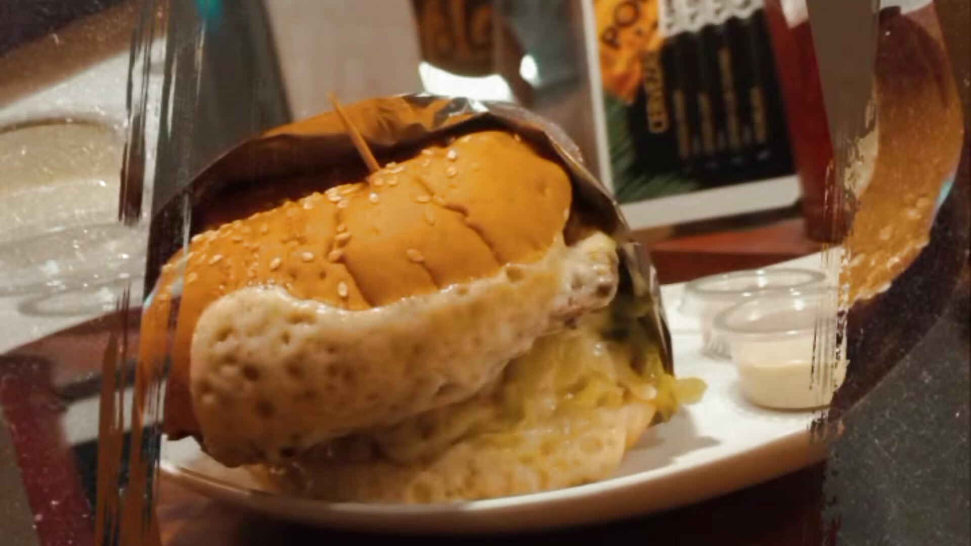 acompáñame a deborar esta hamburguesa — filmik LilithMiller_, modela(-lki) na kamerkach