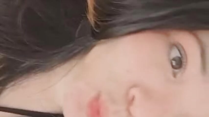 Hello 🌹 - video by elli_snow1 cam model