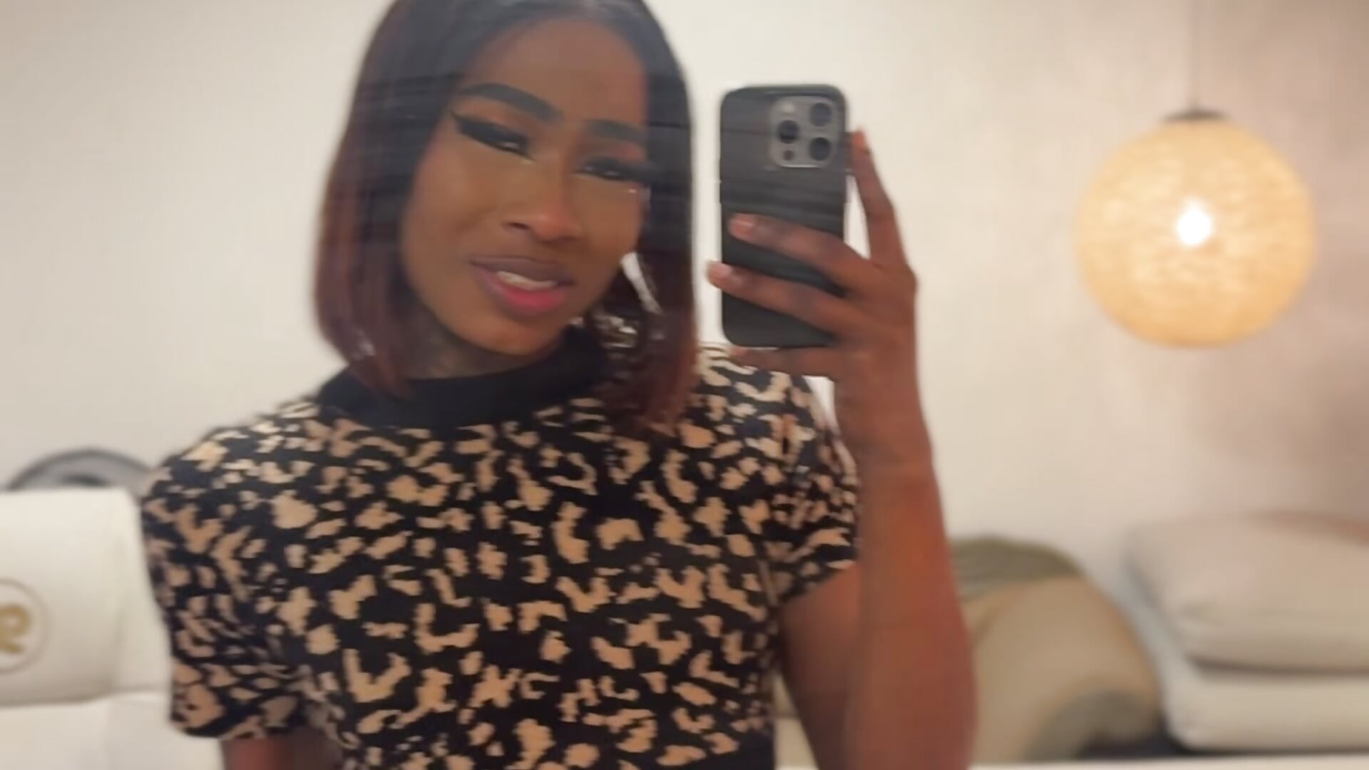 about me - video by sheinny_brown cam model