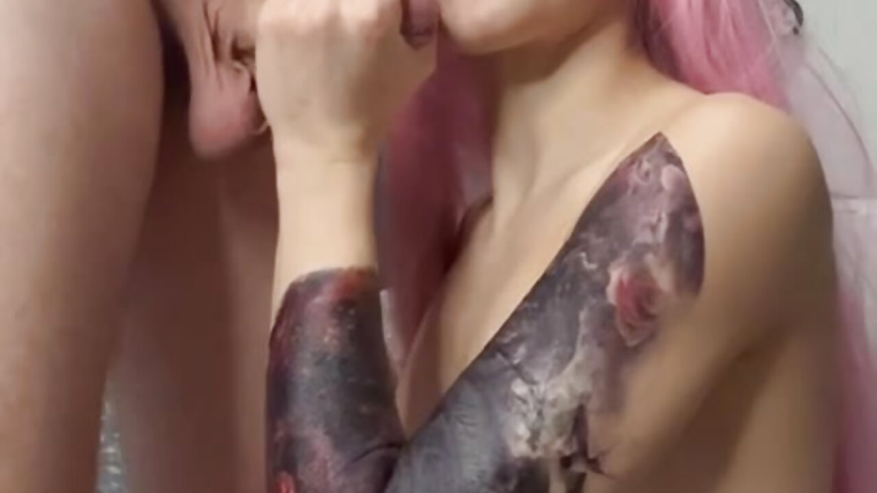 Nikky dances at the beginning and then starts sucking deliciously and then takes off her bra – video modela na kameri LoveNikky