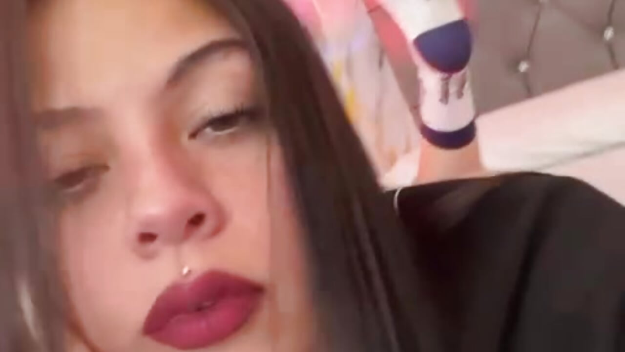 Boing boing! - video by KikiVelvet cam model