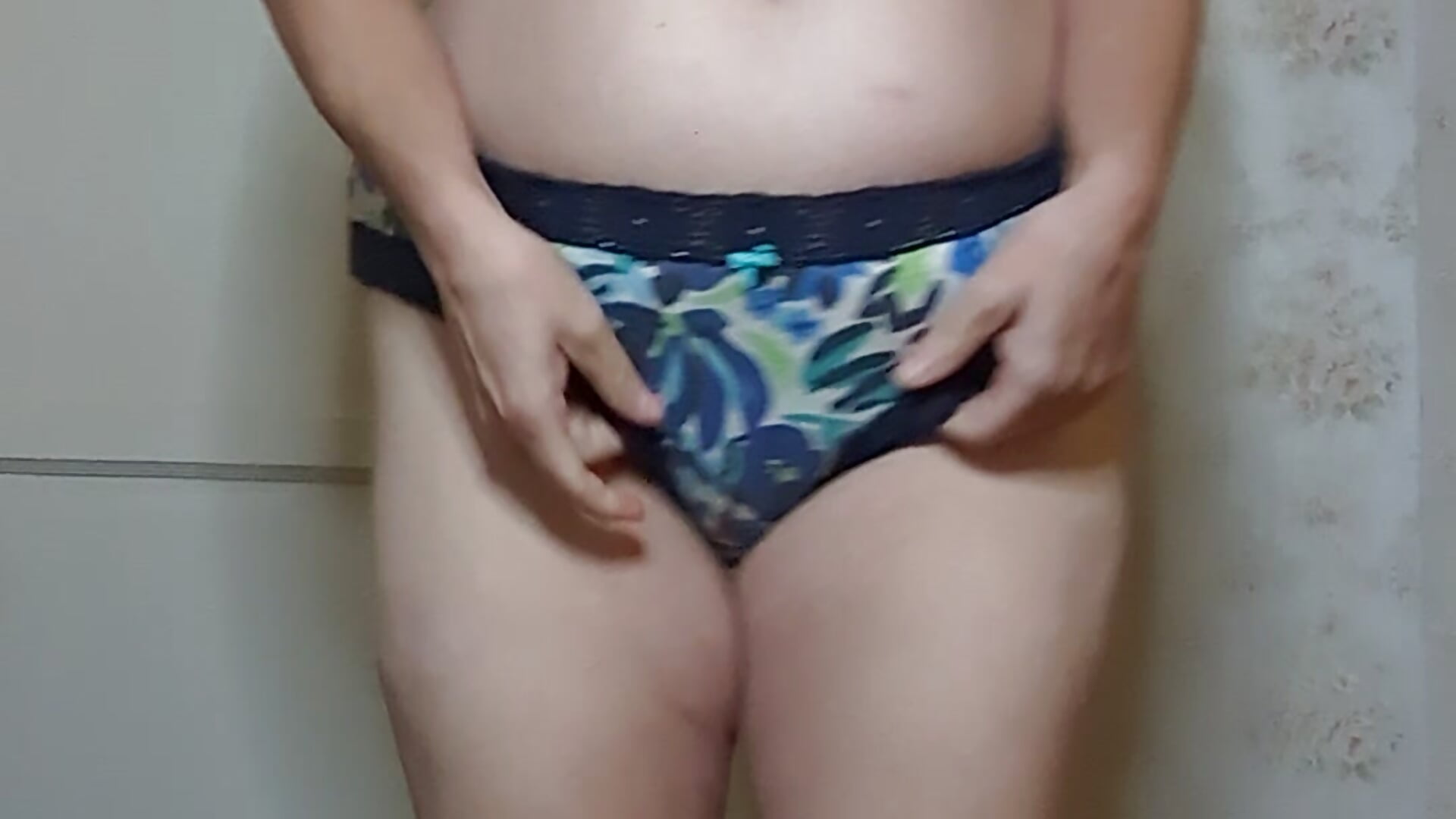 Topless panty try on - video by BigbustedBrenda cam model