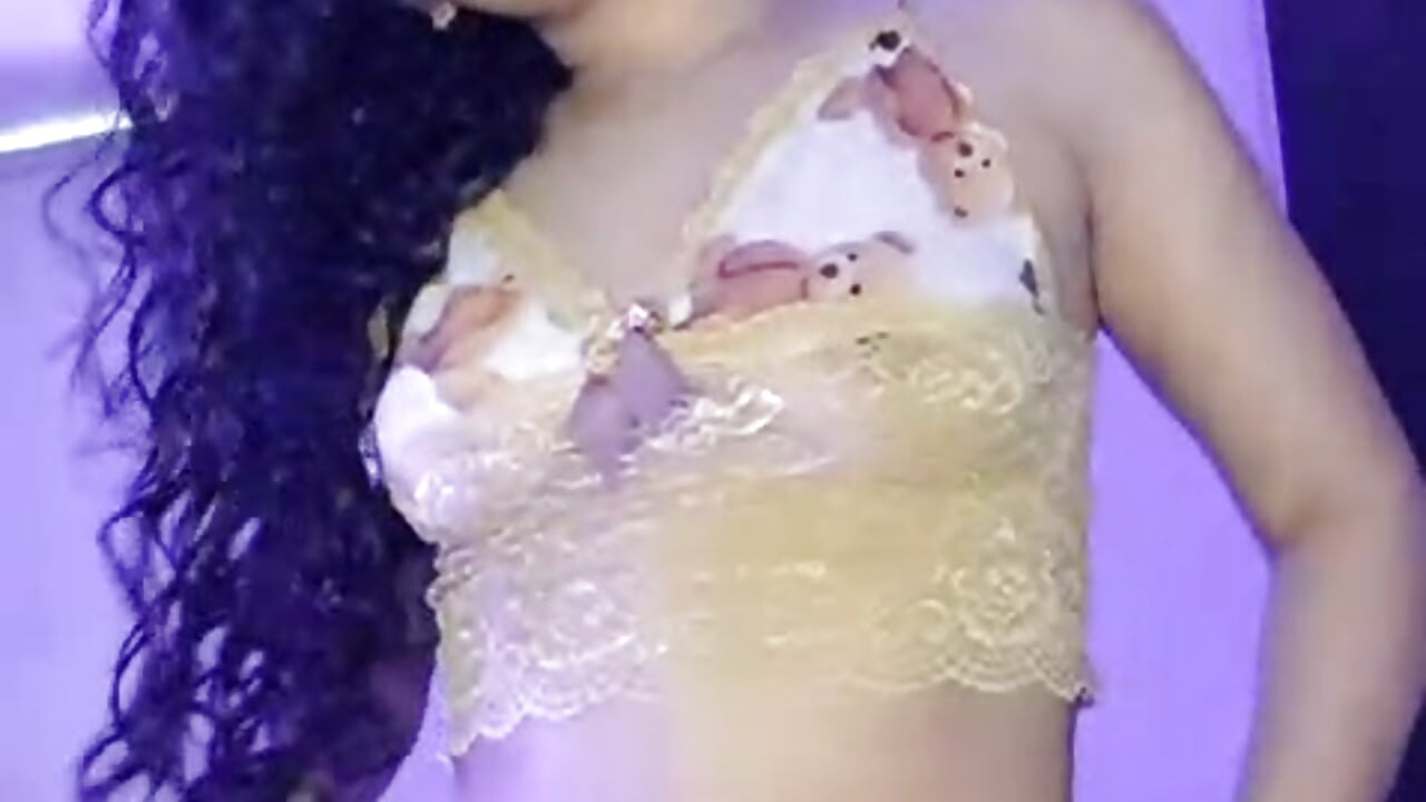 profile-intro-video-1761607911 - video by evangelinemoretti cam model