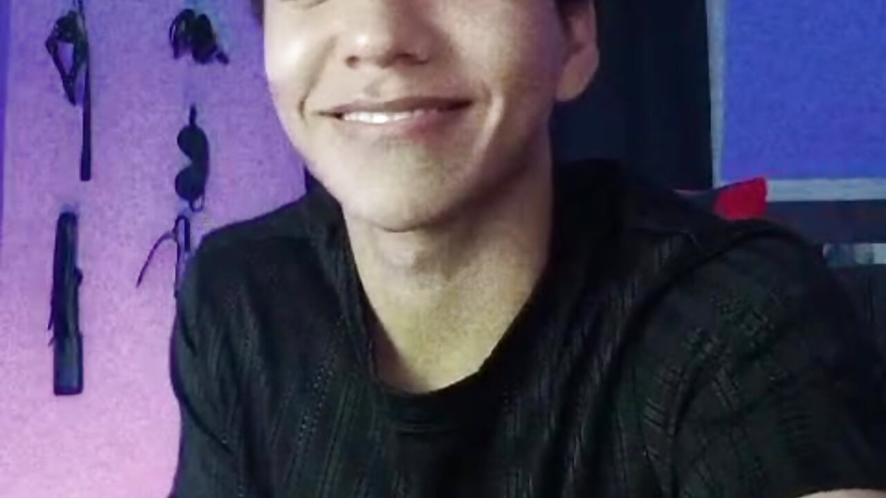 💋💋💋 kiss kiss 💋💋💋 - video by Maximiliano_Khalil cam model