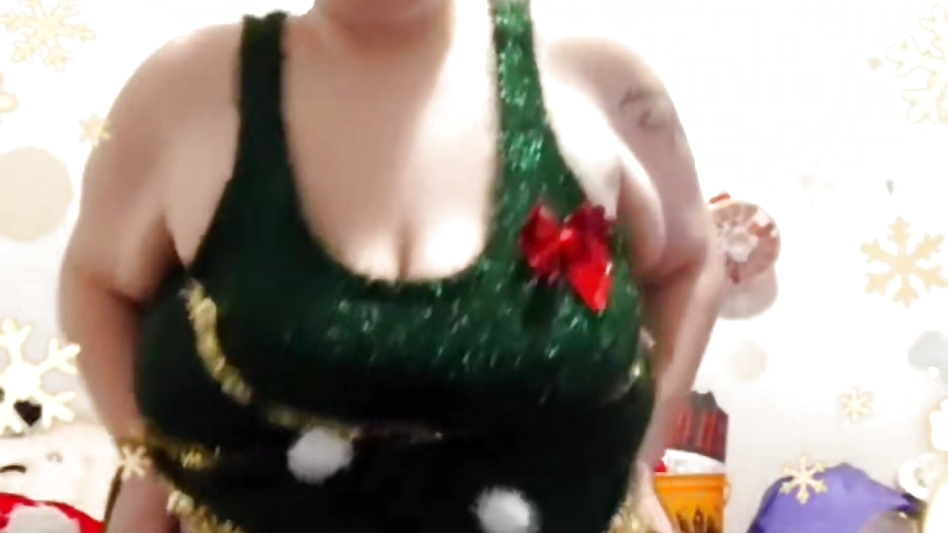 Christmas Tree 🎄 - відео від вебкаммоделі plumpycake420