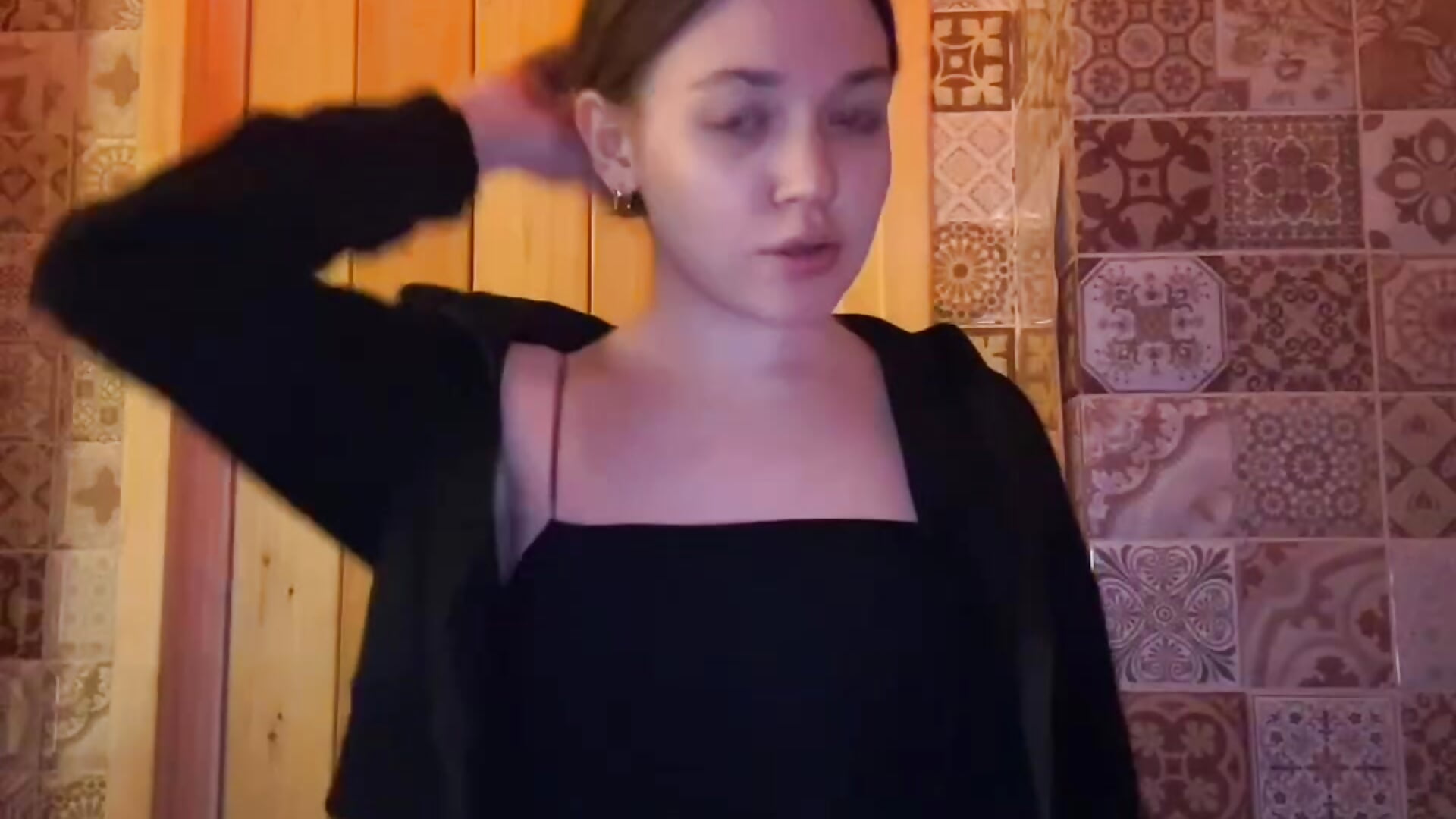 Let’s turn up the heat💥 - video av R_I_N_A cam-modell