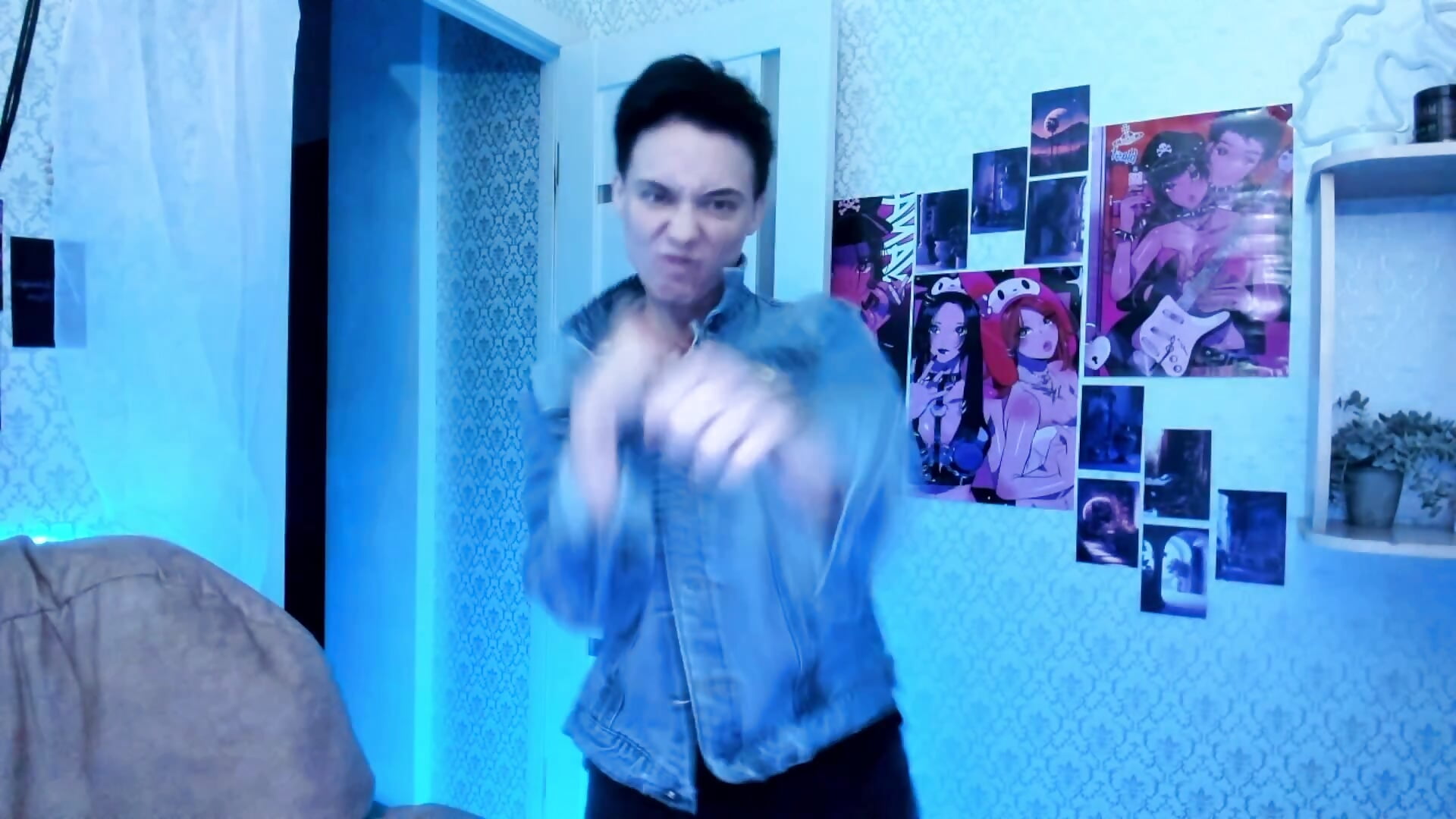 Eric defends his girlfriend - video by ErickaFetish cam model