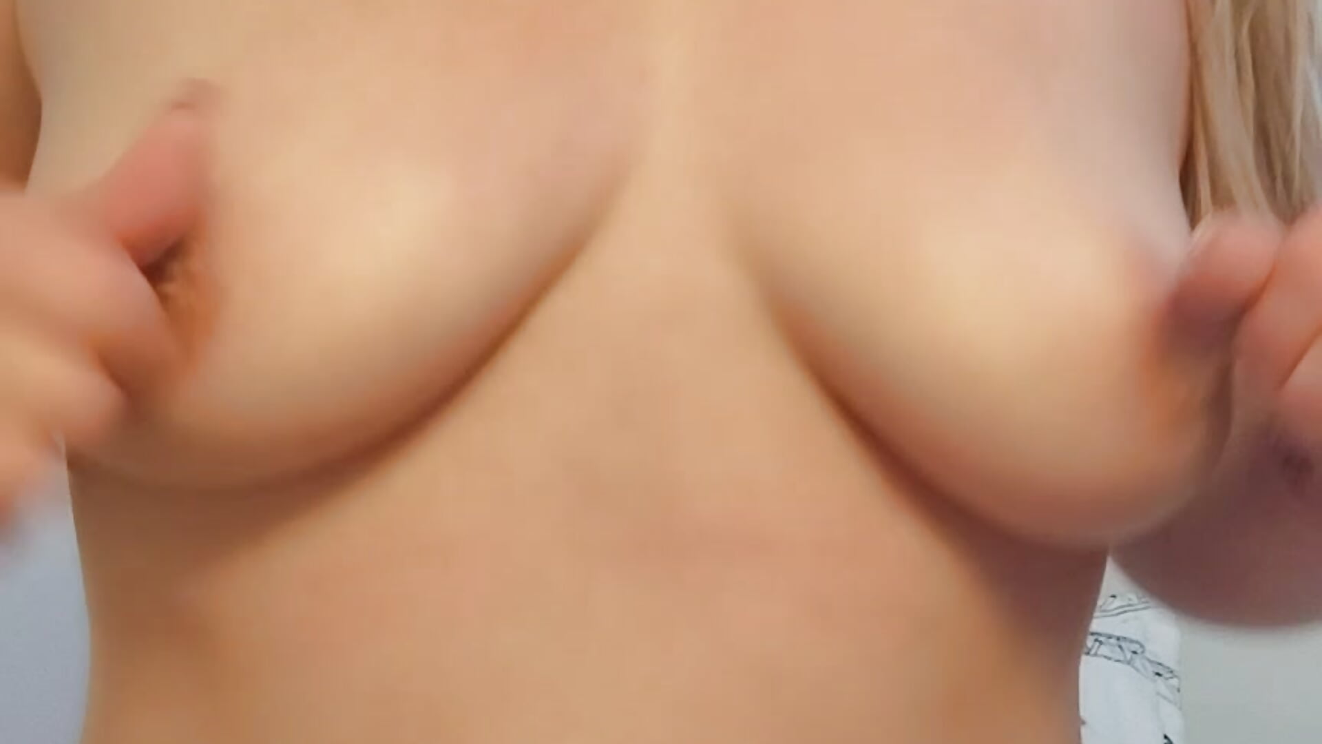 Riding a delicious dildo😋 - Video von SeleneLux_ Cam-Model