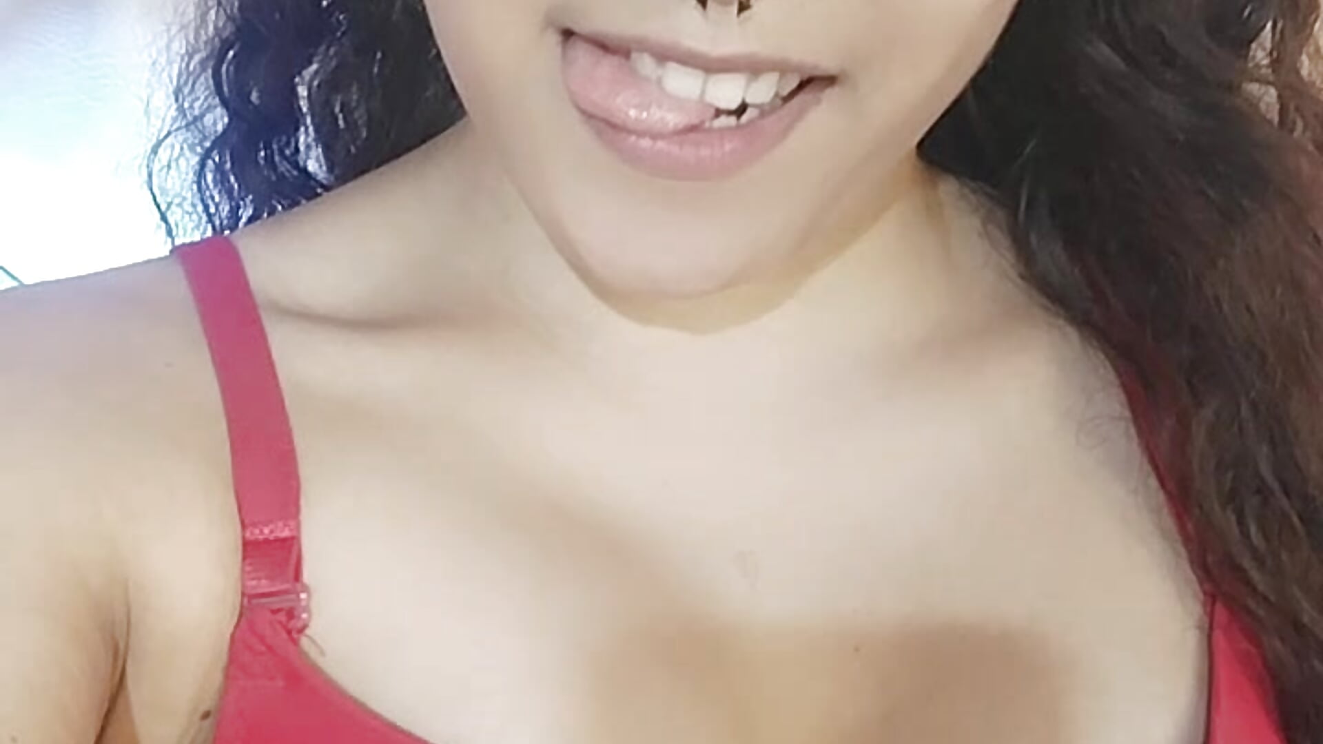 Show Boobs - video di R3d_Moonss__ modella di cam