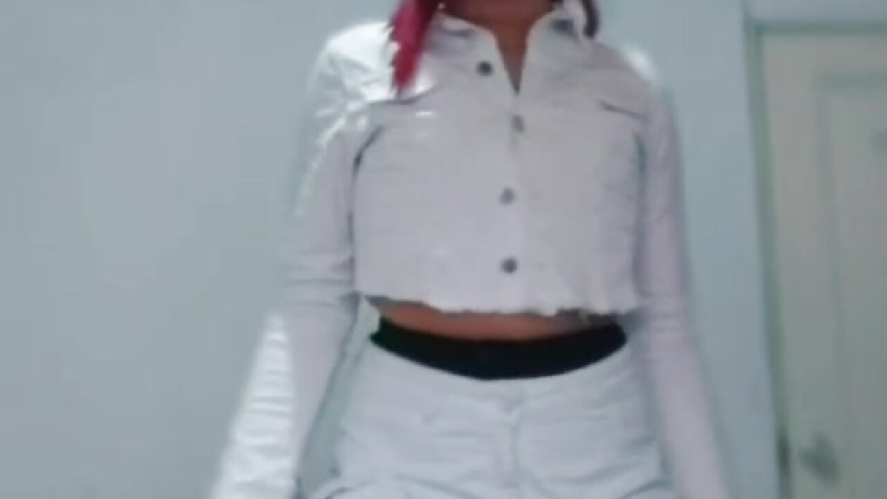 WhatsApp Video 2025-10-28 at 4,03,54 PM - video by Flor_Gil cam model