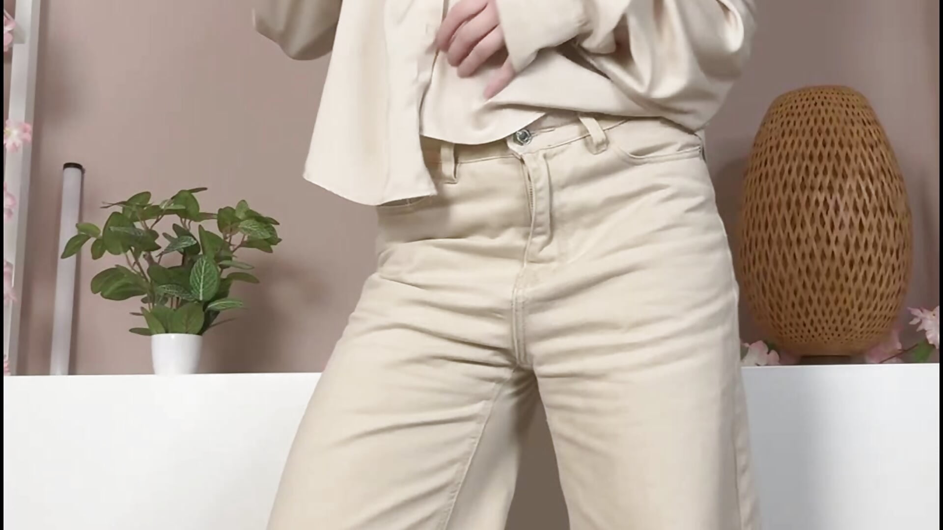 Cat's Vibe - video by VanessaLightDiamond cam model