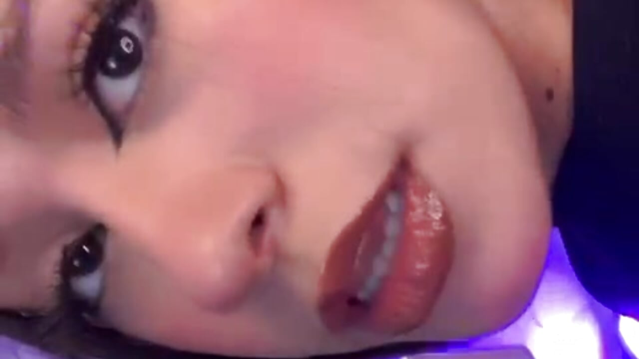 you love the flirtation on my lips - video by CassieJones_ cam model