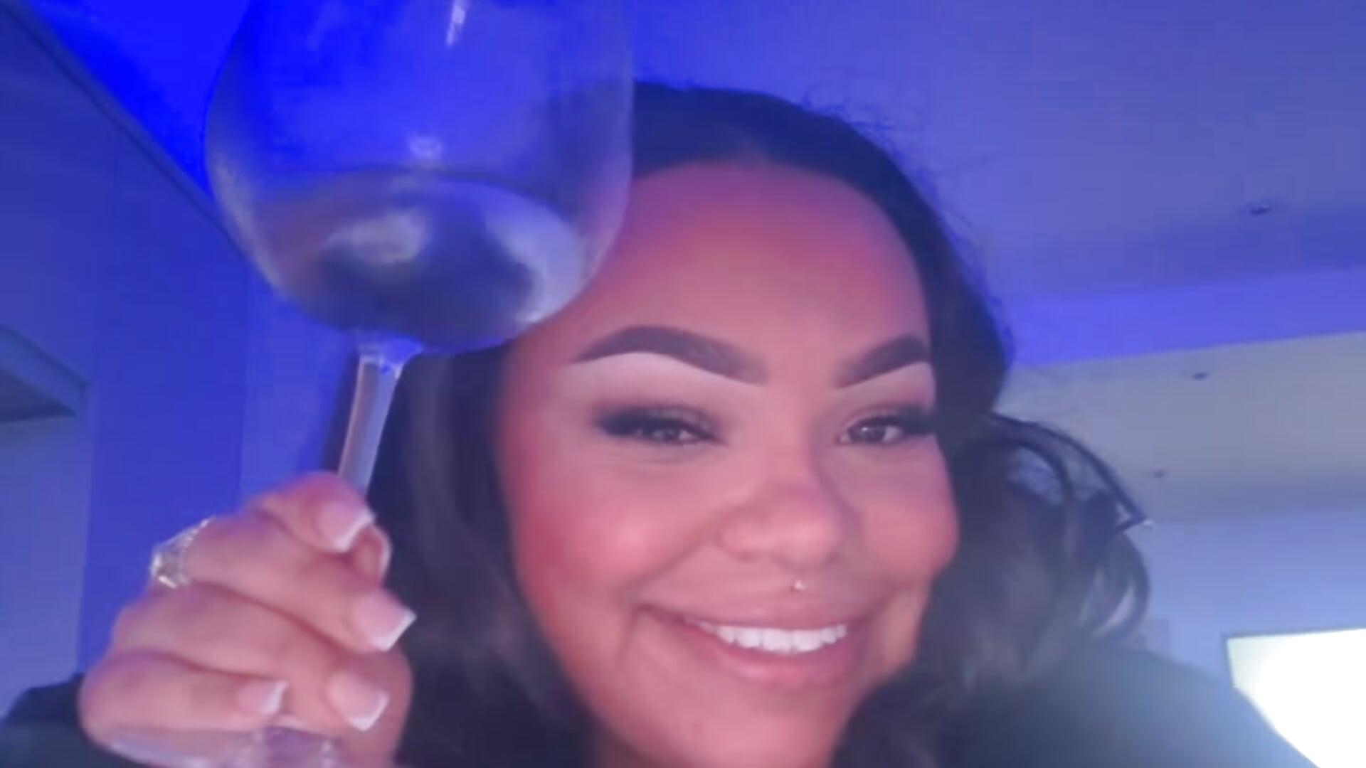 🍷 - video by kennedylorel cam model