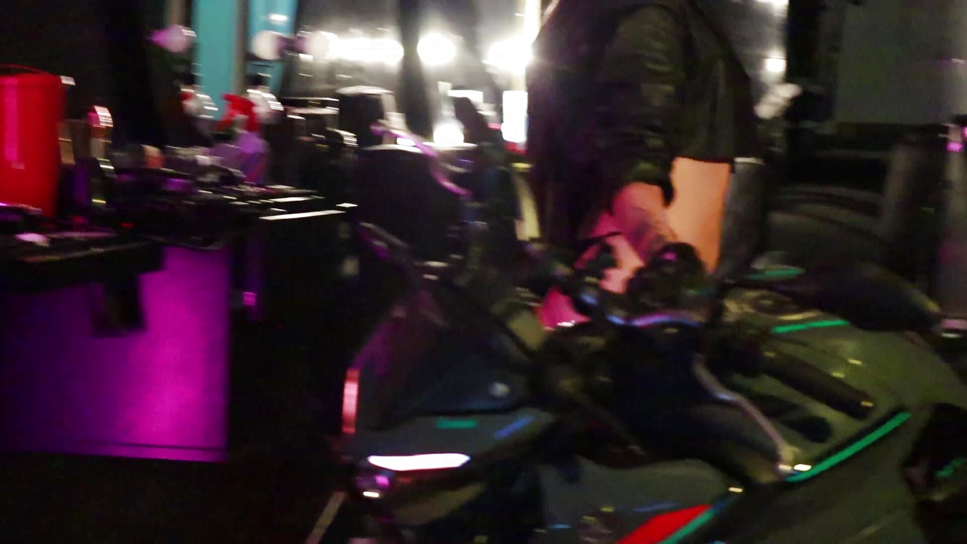 natalia s moto - video của người mẫu cam EmmilyClark