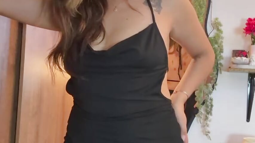 Sexy Body 🤗 - video by MailynFoxx cam model