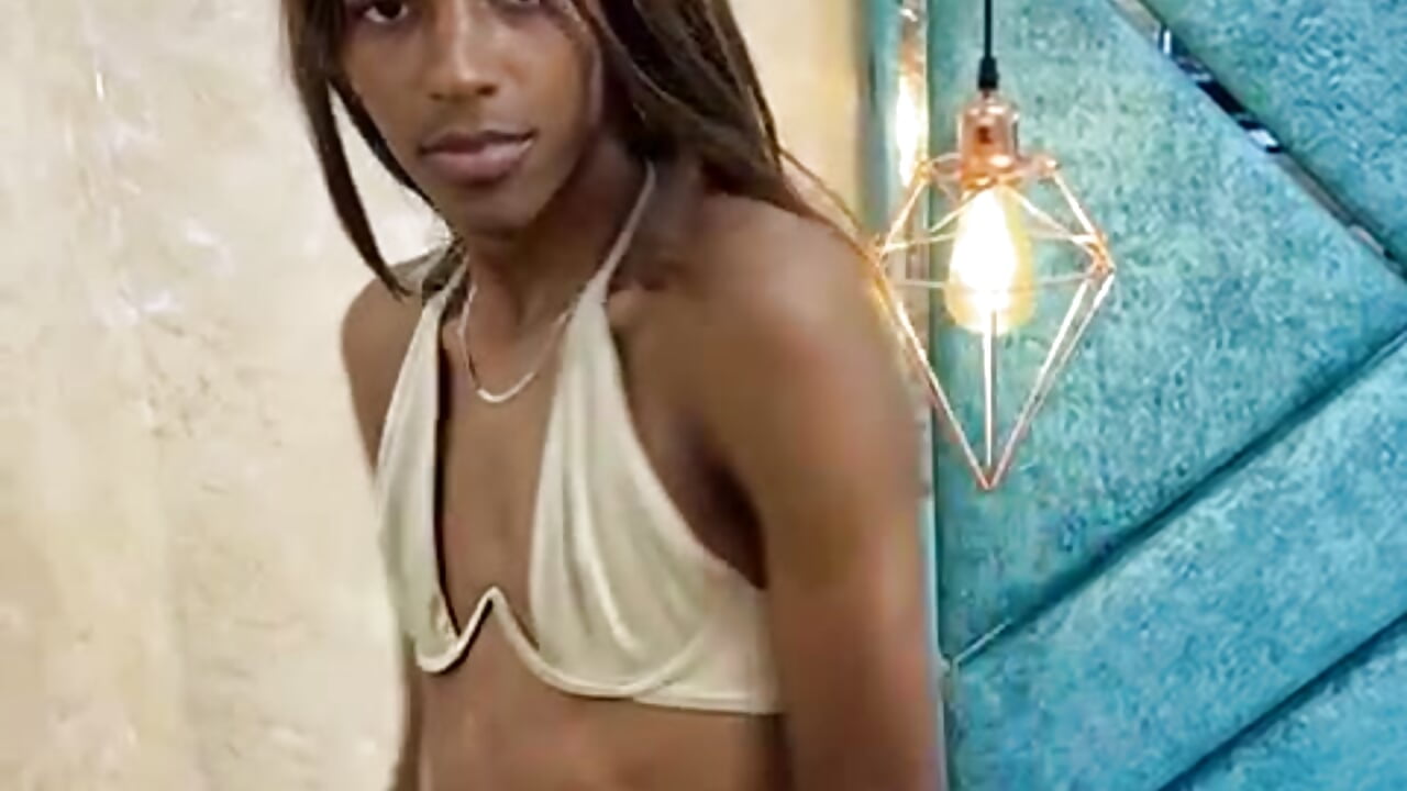 ust one glance and you’ll want more… come see why. 🔥😈 - video oleh model kamera EXOTIC_TRANS