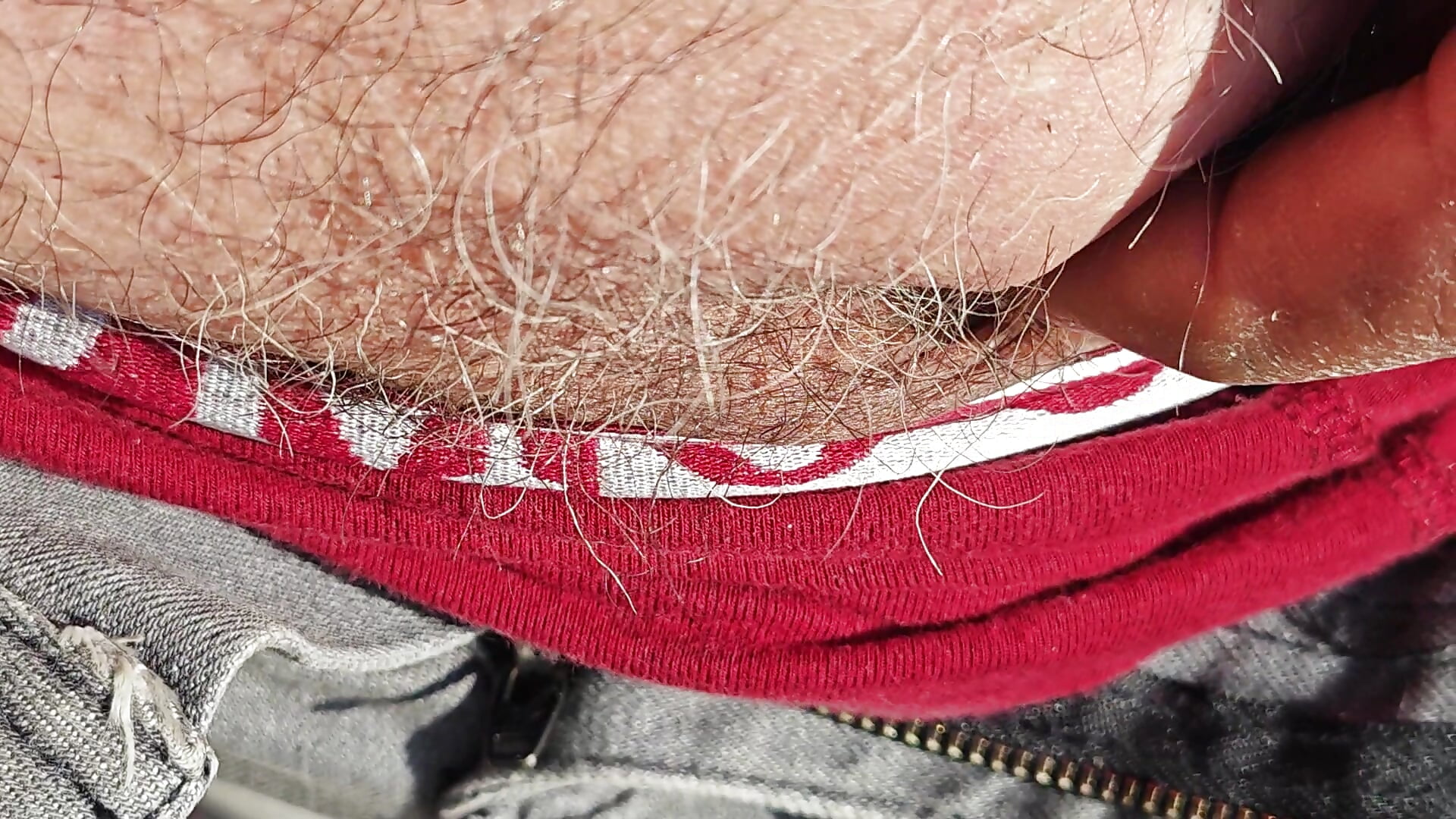 Mi piace stuzzicarlo - video by jhonschen