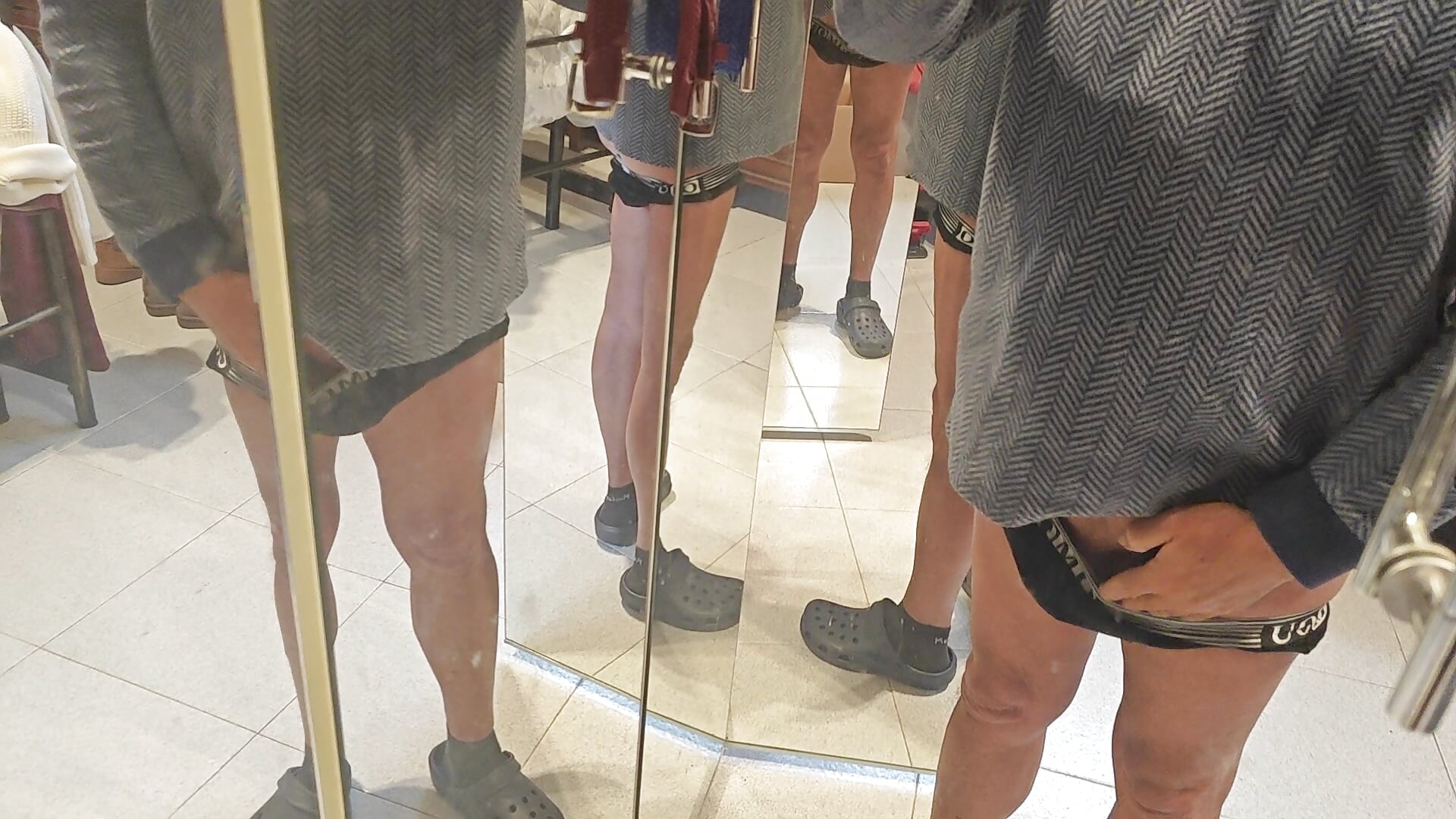 Mi divido in più parti - video by jhonschen