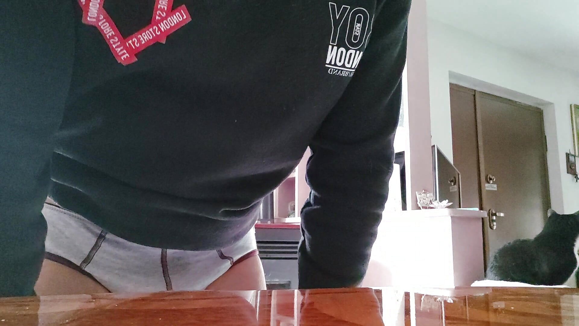 Aspiro il mio cazzo....che goduria!! - video by jhonschen