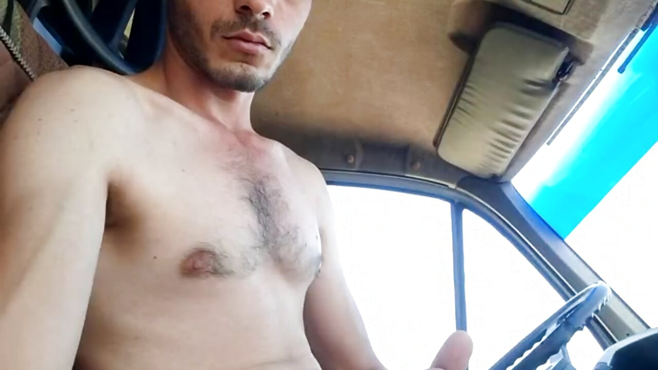 [27 Jul 10:00] Private Show - copy 18 Aug 13:09 - Circumcisedby adlı kamera modelinin videosu
