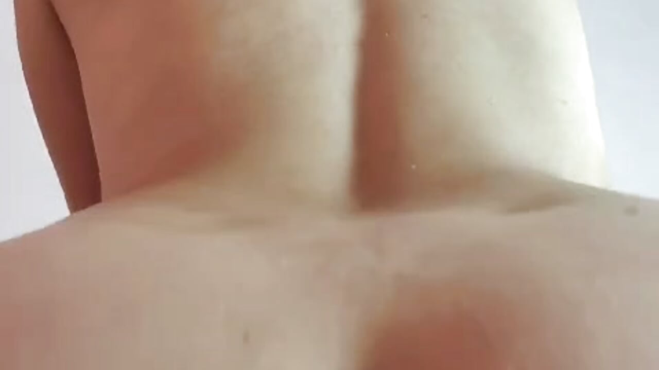 plug inside 🔥 - відео від вебкаммоделі Little_arii