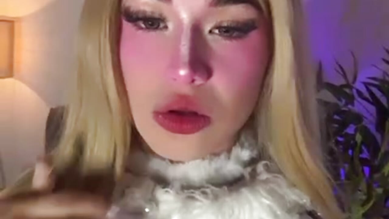 Me 💖 – video modela na kameri cutebabyhub_