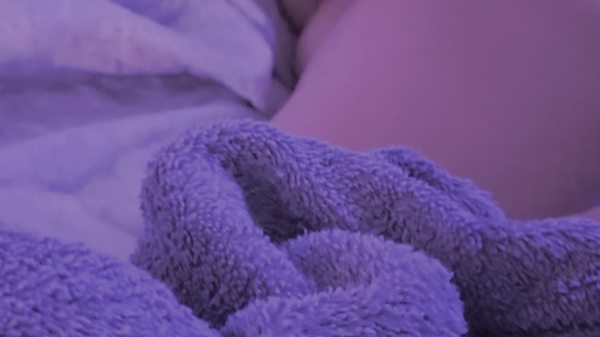 Kissy lips - clip cu plumsjuicemaker model videochat